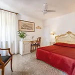 Ξενοδοχείο San Luca 3*